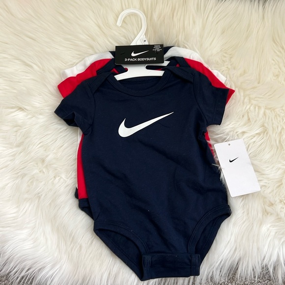 Nike onesie brand new size 6M with tag - Picture 3 of 3